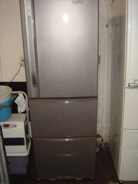 東芝 3ドア 冷蔵庫 375L 自動製氷付 中古品 買取しました。リサイクルトレード北九州八幡南店 宗像店 | リサイクルショップ 出張買取